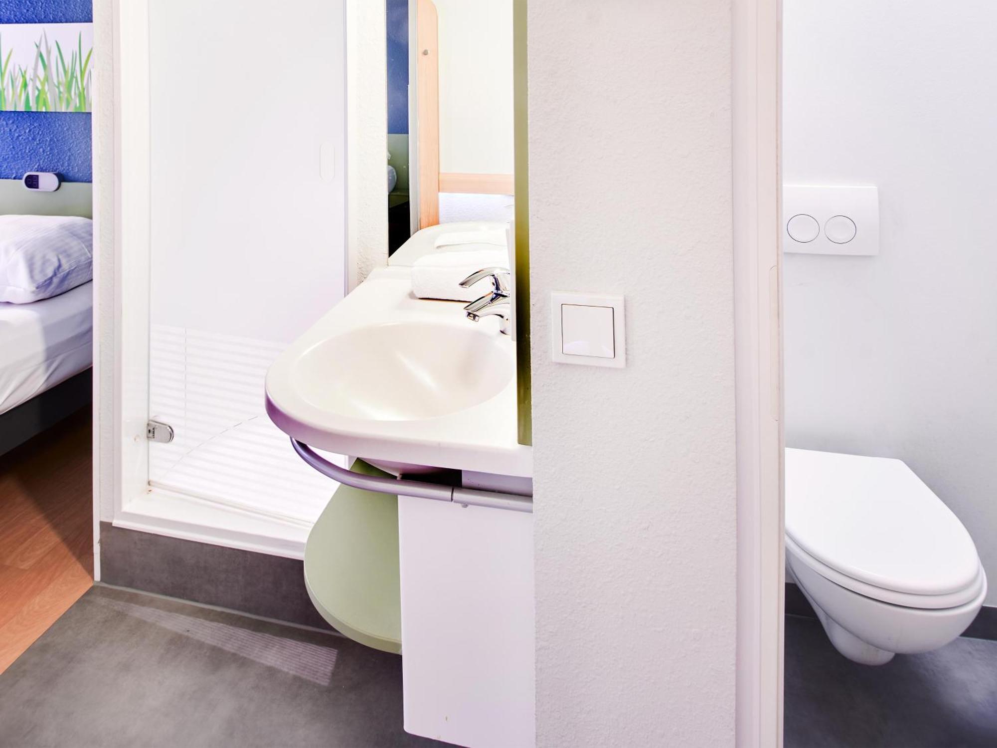 B&B Hotel Koeln-Marsdorf ภายนอก รูปภาพ